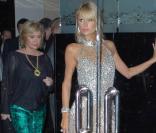 Paris Hilton et sa mère Kathy à la sortie d'un restaurant Mister Chow à Beverly Hills, 13 juin