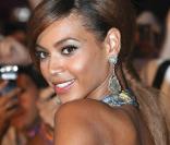 La chanteuse Beyoncé Knowles est ambassadrice de L'Oréal depuis 2001. 