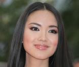 La Miss Monde 2007, Zilin Zhang, est ambassadrice de L'Oréal depuis 2008. 