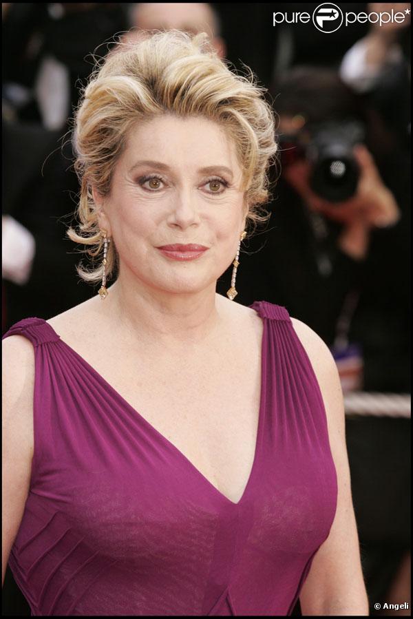 L'actrice française Catherine Deneuve était ambassadrice de L'Oréal en 2004. 