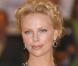 L'actrice sud-africaine Charlize Theron était ambassadrice de L'Oréal en 2002 