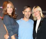 Helena Christensen, Paul et Luana Belmondo, lors de la vente aux enchères à la boutique Tommy Hilfiger, à Paris, le 16 juin 2009 !