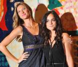 Gisele Bündchen et Alice Braga, lors de l'avant-première du documentaire Top Models, de Richard Luiz, à Sao Paulo, au Brésil, le 15 juin 2009 !