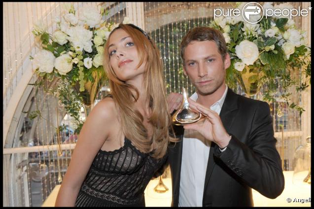 La très belle Nora Arnezeder et Ora Ito, lors du lancement du parfum de Guerlain - Idylle - dont elle est l'égérie, le 17 juin 2009, à Paris !