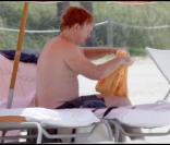 David Caruso et son amie Amina Tyrone sur une plage de Miami : un bonheur radieux
