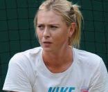 Maria Sharapova s'entraîne à la veille du début de Wimbledon