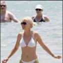 La sexy Anna Faris en bikini sur la plage... dans les bras de son futur mari ! Elle s'est mariée samedi ! (réactualisé)