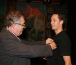 Fabien Marsaud a reçu le 23 juin 2009 ses insignes de chevalier des Arts et des Lettres, des mains de Philippe Meyer 