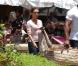 Eva Longoria sort du restaurant...  
