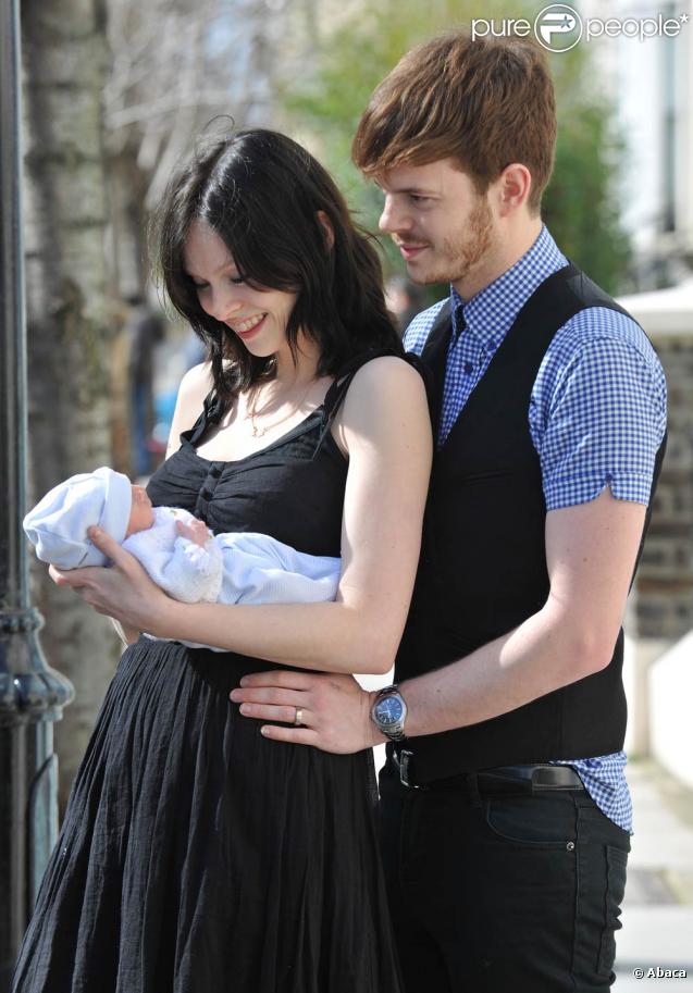Sophie Ellis-Bextor, son mari Richard Jones et son deuxième fils 