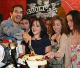 Vincent Elbaz, Marilou Berry, Sylvie Testud et Zoé Félix lors de l'inauguration de la Fête du cinéma à Boulogne-Billancourt en banlieue parisienne le 27 juin 2009