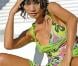 Un peu de tenue mademoiselle Bai Ling ! 
