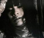 Bai Ling lors de l'expo de photos en noir et blanc qui lui a été consacrée...