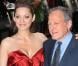 Marion Cotillard, superbe, et Michael Mann, lors de l'avant-première anglaise de "Public Enemies", qui s'est tenue à l'Empire de Leicester Square, à Londres, le 29 juin 2009 !