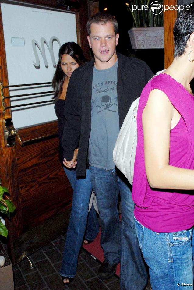 Matt Damon et sa femme Luciana quittent le restaurant Madeo à Los Angeles, après y avoir dîné le 28 juin 2009