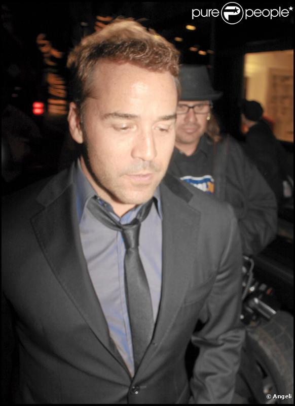 Jeremy Piven à la sortie du Madeo à Los Angeles le 28 juin 2009
