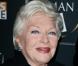 Line Renaud a été décorée... parce qu'elle le mérite !