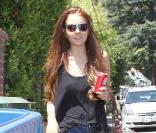 Lindsay Lohan ressortant de chez Samantha Ronson après sa fête d'anniversaire. Le 3 juillet 2009 au matin 
