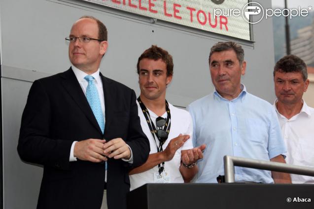 Fernando Alonso et le Prince Albert pour le départ du Tour de France 2009 à Monaco, le 4 juillet. 