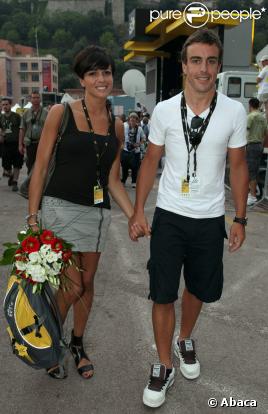 Raquel Del Rosario et son homme Fernando Alonso, le 4 juillet 2009, à Monaco pour le départ du Tour de France 