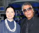 Isabella Rossellini et Roberto Cavalli sur le plateau de l'émission Porta a Porta diffusée sur Rai Uno le 5 juillet 2009