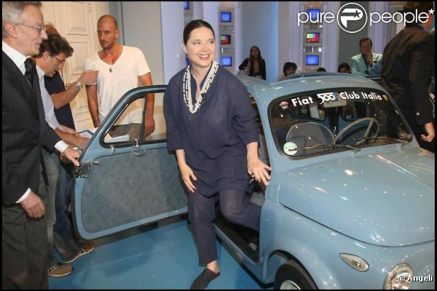 Isabella Rossellini sur le plateau de l'émission Porta a Porta diffusée sur Rai Uno le 5 juillet 2009