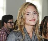 Nora Arnezeder au défilé Christian Dior Haute Couture Automne/Hiver 2009-2010, le 6 juillet 2009