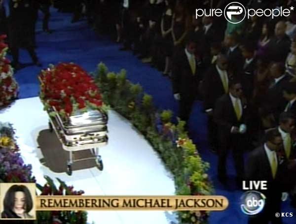 Le cercueil de Michael Jackson au Staples Center