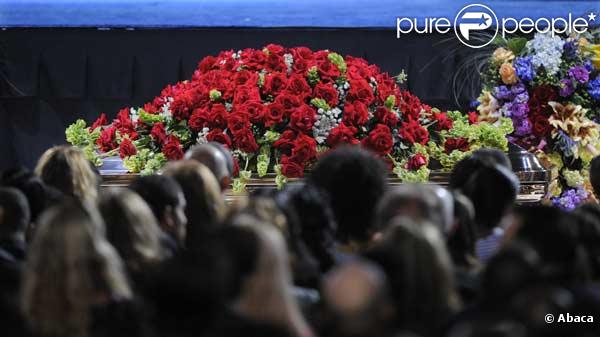 Le cercueil de Michael Jackson au Staples Center, à Los Angeles, le 7 juillet 2009.