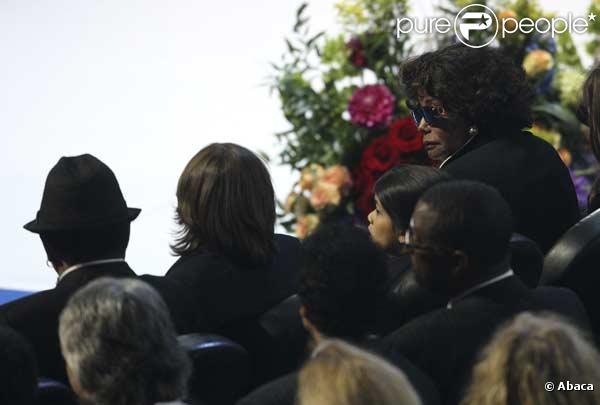 De dos : Joe Jackson, Prince Michael, Prince Michael II dit Blanket et Katherine Jackson au Staples Center