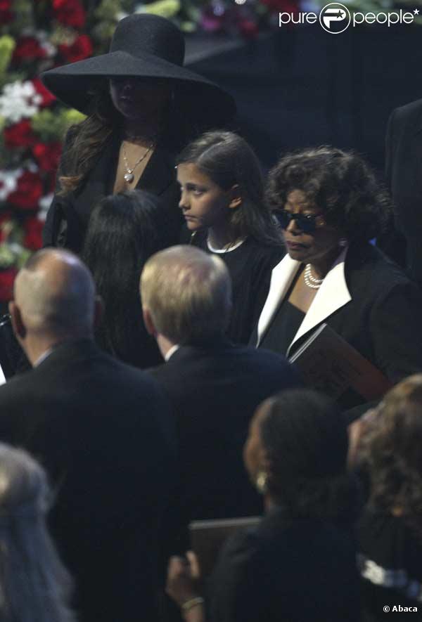 Katherine Jackson, Latoya Jackson et Paris au Staples Center