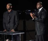 Kobe Bryant et Magic Johnson rendent hommage au 