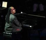 Stevie Wonder chante 