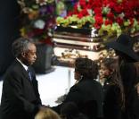 Réverend Al Sharpton, face à Katherine Jackson et Paris au Staples Center de Los Angeles, le 7 juillet 2009. 
