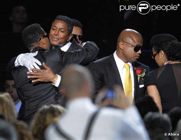 Jermaine Jackson et ses frères, au Staples Center de Los Angeles, le 7 juillet 2009. 