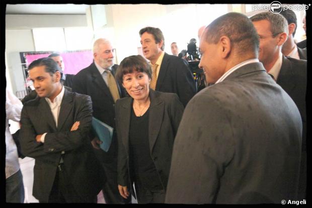 Fadela Amara visite La Courneuve et fait quelques déclarations sur son investissement politique (France, 8 juillet 2009)