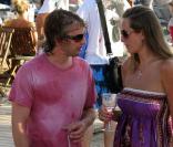 James Blunt en vacances à Ibiza avec des amis