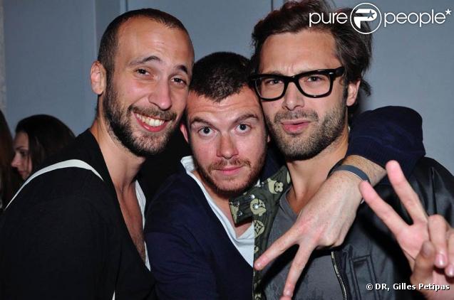 Le DJ Cédric Couvez (au centre) et Adam Ikx (à droite), à l'occasion de l'exposition 