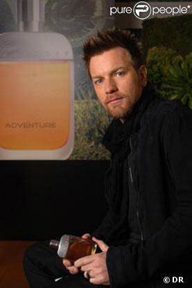 Ewan mcGregor dans la publicité pour le parfum Davidoff Adventure