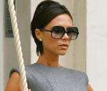 Victoria Beckham sur le shooting de sa prochaine collection de robes le 23/07/09 à Londres 