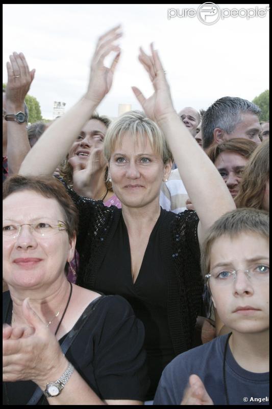 Nadine Morano au concert de Johnny Hallyday sous la Tour Eiffel ! 14/07/09