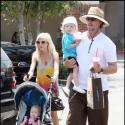 Tori Spelling, maigrichonne à souhait, profite de ses enfants et de son mari... alors que sa mère l'attaque de nouveau !