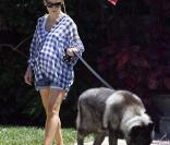 Sarah Michelle Gellar en promenade à Toluca Lake à Los Angeles le 15 juillet 2009