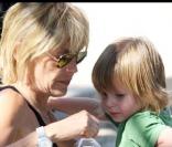 Sharon Stone et ses trois enfants jouent au parc à Malibu le 31 juillet 2009