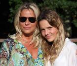 Sophie Favier et sa fille Carla Marie lors d'un hommage à Michael Jackson au Domaine de Beauregard près de Paris