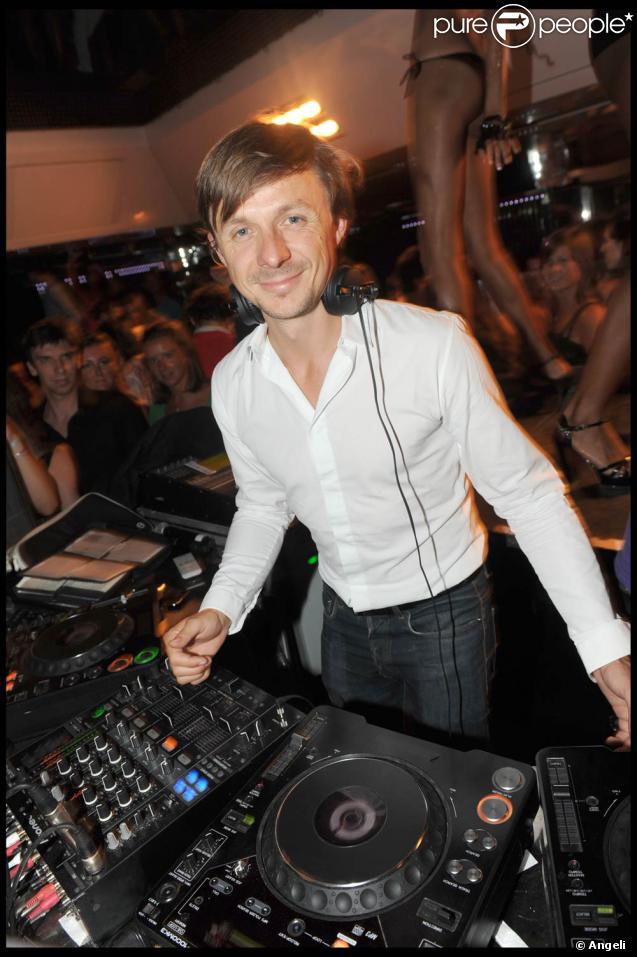 Martin Solveig au VIP Room de Saint-Tropez, le 6 août 2009