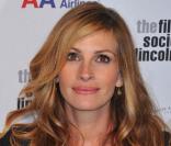 Julia Roberts. Ce sont des stars internationales et elles sont toutes gauchères. Elles ont connu la multitudes d'inconvénients que rencontrent les gauchers et ont réussi leur carrière... Ca mérite bien une poignée de mains !