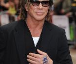 Mickey Rourke. Ce sont des stars internationales et elles sont toutes gauchères. Elles ont connu la multitudes d'inconvénients que rencontrent les gauchers et ont réussi leur carrière... Ca mérite bien une poignée de mains !