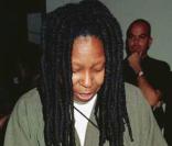Whoopi Goldberg. Ce sont des stars internationales et elles sont toutes gauchères. Elles ont connu la multitudes d'inconvénients que rencontrent les gauchers et ont réussi leur carrière... Ca mérite bien une poignée de mains ! 