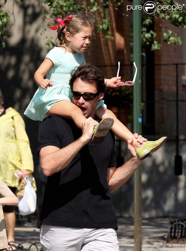 Hugh Jackman, en compagnie de sa femme Deborah, et de leurs enfants Oscar et Ava, à Manhattan, à New York, le 16 août 2009 !